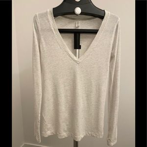 Lululemon Long Sleeve V Neck - light grey/white
